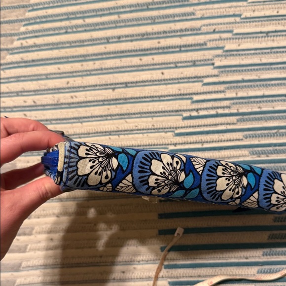 Vera Bradley Blue and White Floral Wallet - Picture 7 of 14